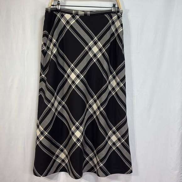 🪭 charter club, black and cream window plane plaid, long fuller skirt - Picture 1 of 8
